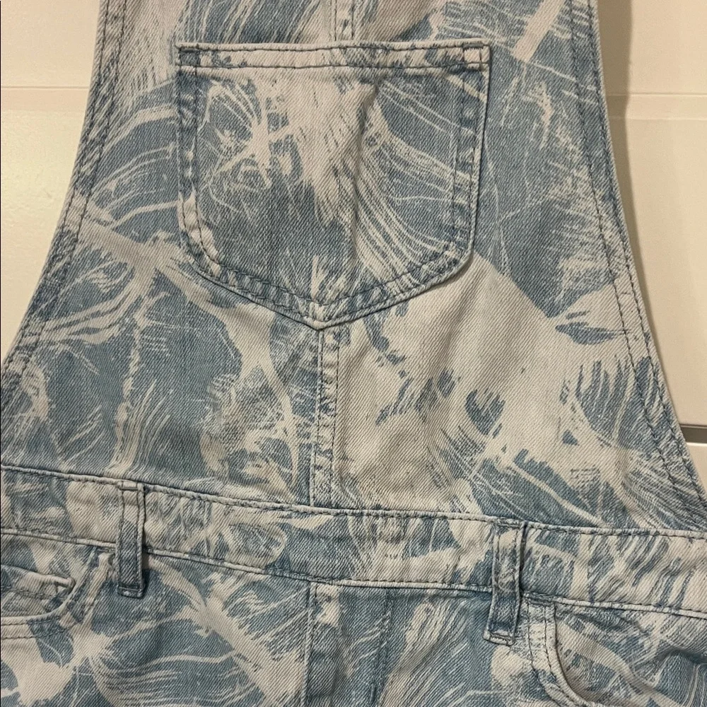 The Children’s Place Kids Light Blue Tie-Dye Denim Short Overalls Sz 10